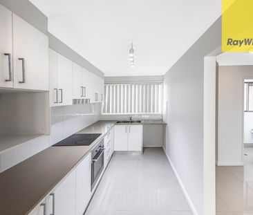 2 Bedroom Townhouse Situated in a Quiet Location - Photo 5