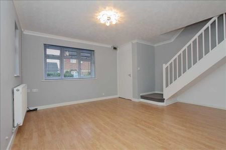 3 bedroom semi-detached house to rent - Photo 2