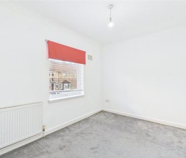 3 bedroom link detached house to rent - Photo 4