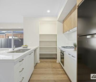 Modern Family Living - Photo 3