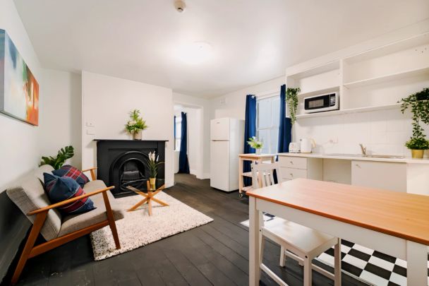 Room 5 1bed - Photo 1