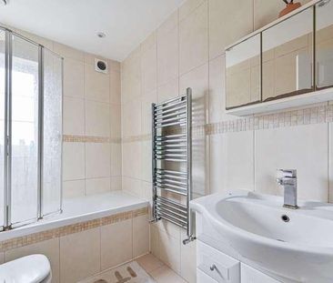 St Hughes Close, Tooting Bec, SW17 - Photo 2