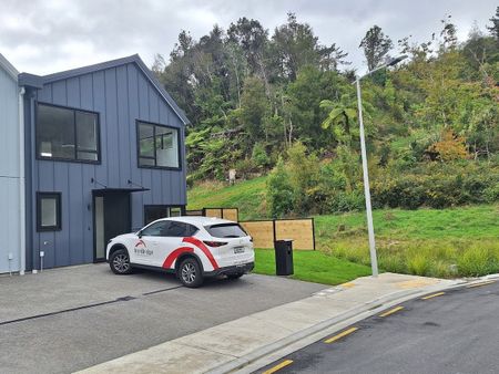 15 Joseph Bolton Crescent, Wallaceville - Photo 3
