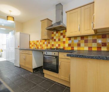 2 bedroom flat to rent - Photo 4