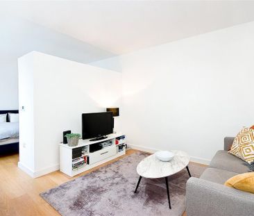 Studio to rent - Photo 2
