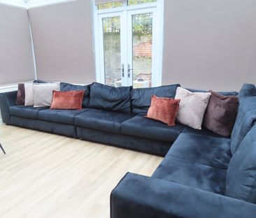 8 Bed Bungalow, Harlaxton Drive, NG7 - Photo 3