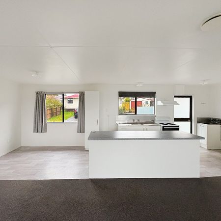 Private, Practical and Ready to Move In! Pukehangi - Photo 3