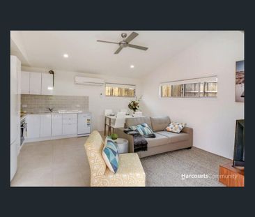 Private Pool & Convenient Buderim Living - Photo 5