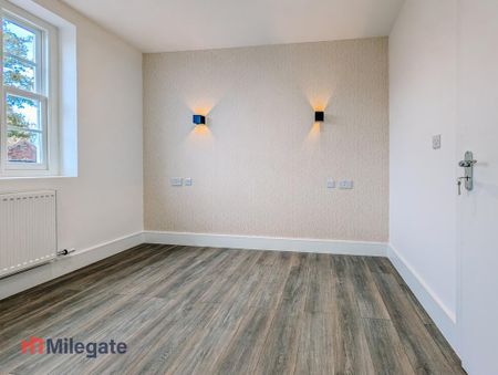 3 bedroom flat to rent - Photo 4