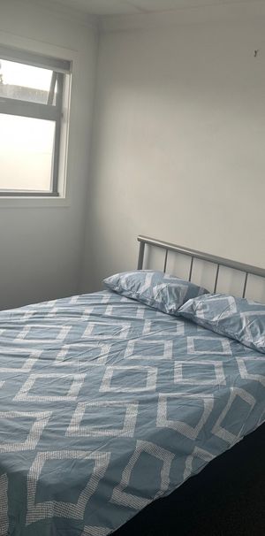 Cranbourne East - Photo 1