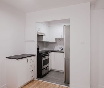 4570 Chemin Queen Mary - Photo 1