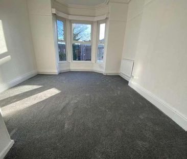 Lyme Grove, Stockport, SK2 - Photo 3