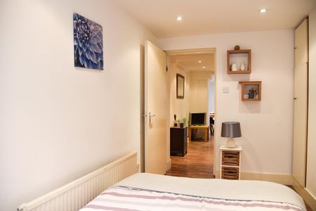 2 Bed End Terrace, Camden Street, NW1 - Photo 3