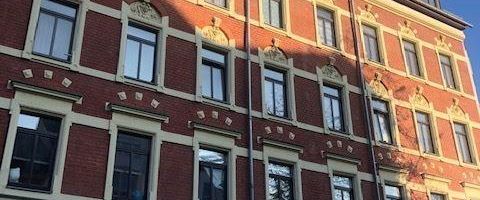 Gemütliche 2-Zimmer mit Balkon! Jetzt einziehen und im neuen Jahr erst zahlen! - Photo 1