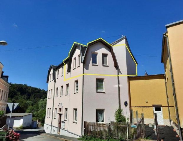 Schöne 3 Raum Wohnung im DG in Elsterbergs - Photo 1