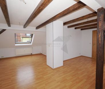 Romantische Dachgeschoss-Wohnung mit Sichtbalken - Photo 5