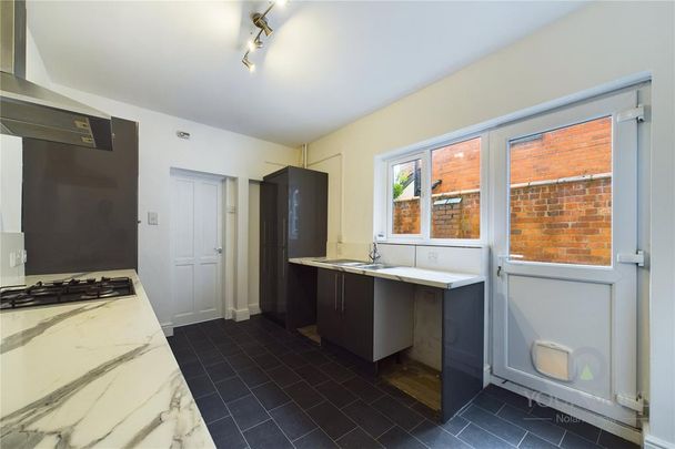 4 bedroom terraced house to rent - Photo 1