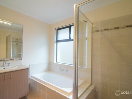 BREAK LEASE - Modern Family Comfort in a Prime Southern River Location - Photo 3