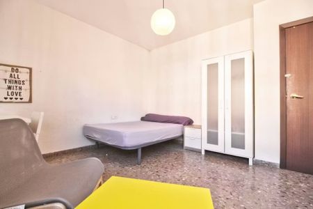 Carrer de Xalans, Valencia, Valencian Community 46022 - Photo 5