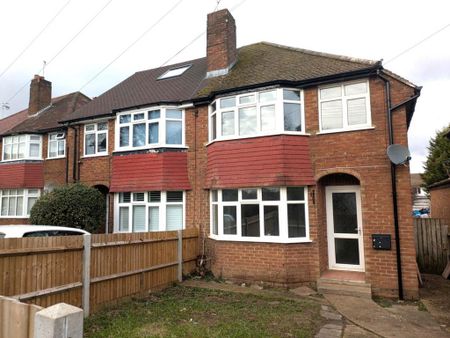 3 bedroom semi-detached house to rent - Photo 5