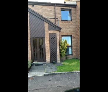 2 Bed Terraced House, Carleton Gate, G46 - Photo 4