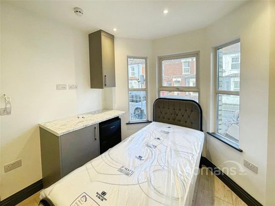 1 bedroom in a house share to rent - Photo 1