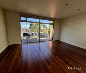 1/200 Pigdon Street, Carlton North VIC 3054 - Townhouse For Rent | ... - Photo 2