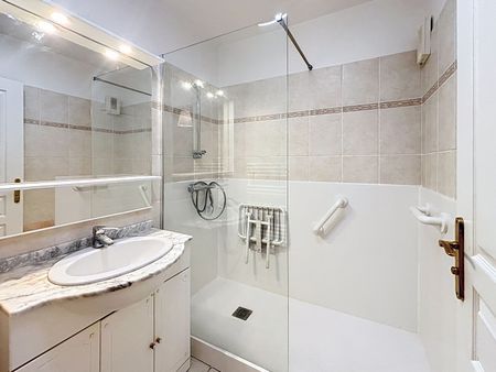 Location Appartement 2 pièces 49m² - Photo 3