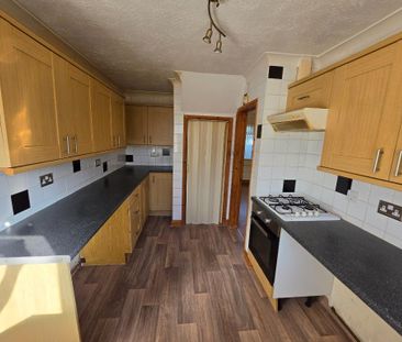 3 bedroom terraced house to rent - Photo 6