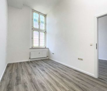 Stilvoll modernisierte 2-Raum-Wohnung mit Aufzug & optionaler Einba... - Photo 3