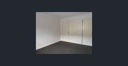 MODERN AND SPACIOUS 3 BEDROOM HOME - Photo 4