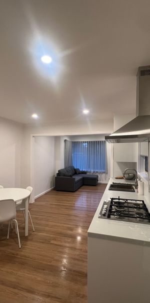 Noble Park - Photo 1