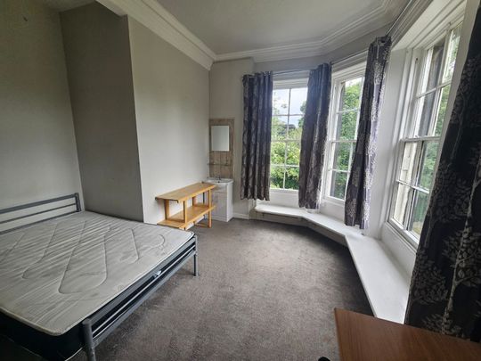 4 Bed - Flat 3, 1 North Grange Road, Headingley, Leeds - LS6 2BR - Student - Photo 1