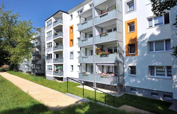 2-Raum-Erdgeschosswohnung mit Balkon - Foto 1