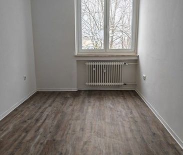 Frisch renoviert: Familienfreundliche 3-Zimmer-Wohnung mit hauseige... - Photo 2