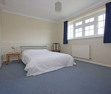 4 bedroom detached house to rent - Photo 4