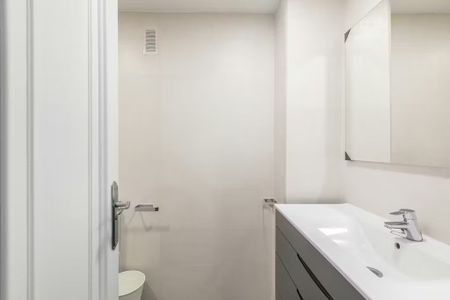 Calle de Guillem de Castro, Valencia, Valencian Community 46007 - Photo 4