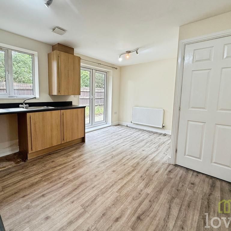 3 bedroom end of terrace house to rent - Photo 1