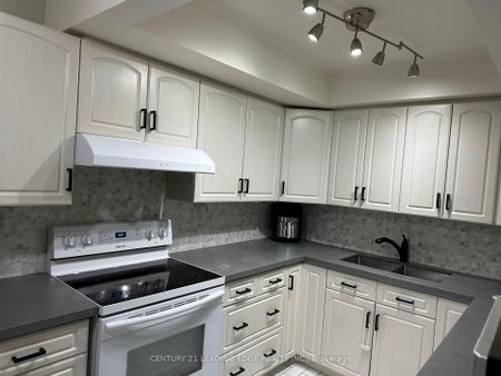 802 195 Wynford Drive - Photo 3