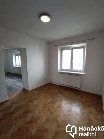 Pronájem bytu 2+1 , ulice Jaroslavova Šternberk - Photo 4