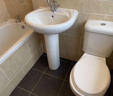 2 bedroom terraced house to rent - Photo 6