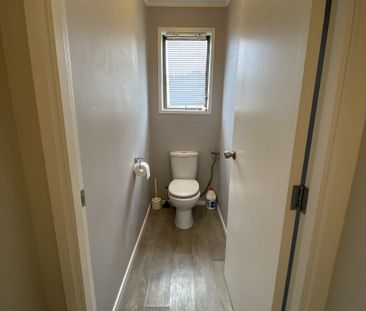 4 Bedrooms House for rent - Photo 3