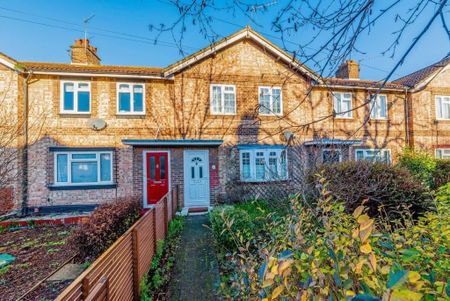 4 Bed Terraced House, Carrington Road, TW10 - Photo 2