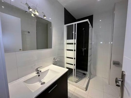 Paseo de Santa María de la Cabeza, Madrid, Community of Madrid 28045 - Photo 1