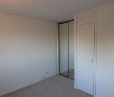 2 bedroom property to rent - Photo 6