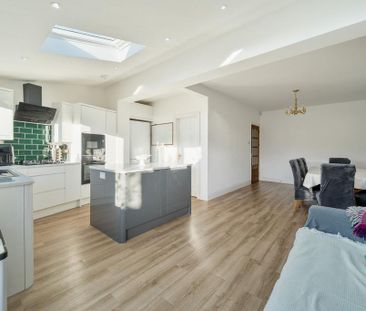 3 bedroom semi-detached house to rent - Photo 6