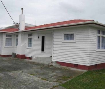FOUR BEDROOMS - ROSLYN - Photo 3