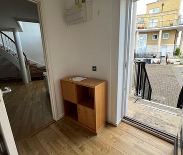 2 Bed Terraced House, Princes Court, SE16 - Photo 1