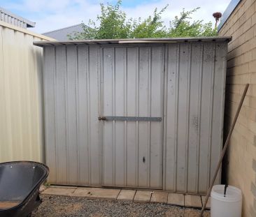 Beautiful 2 Bedroom Private unit! - Photo 1