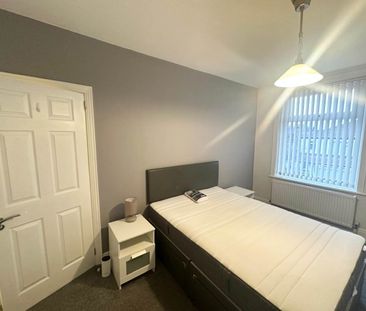 Rosemont Walk (Room 2), Bramley, Leeds - Photo 6